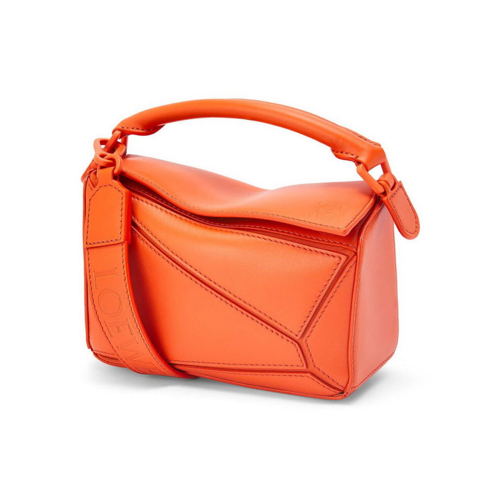 LOEWE Puzzle 緞面小牛皮迷你肩背提包 橘 TWD$67,150