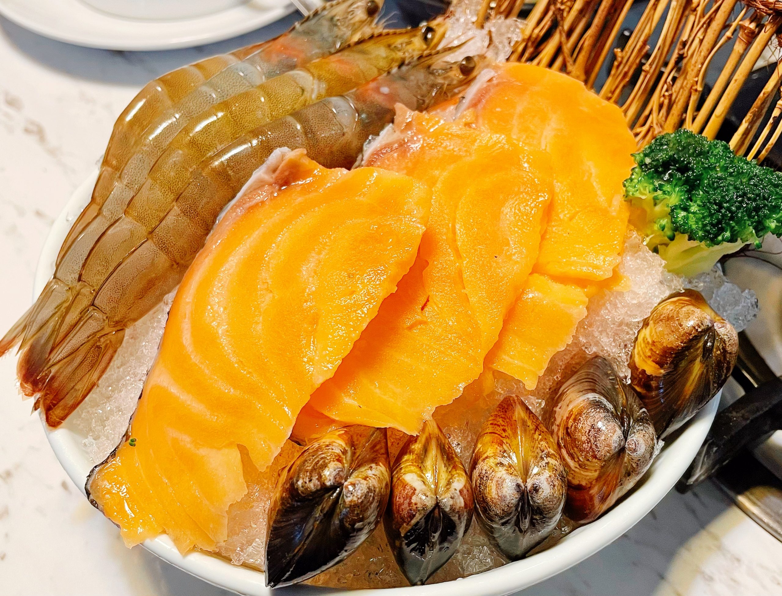花蓮的海鮮也是一絕,店家老闆每天一早就去補貨,店內海鮮常常賣到當天缺貨停賣。