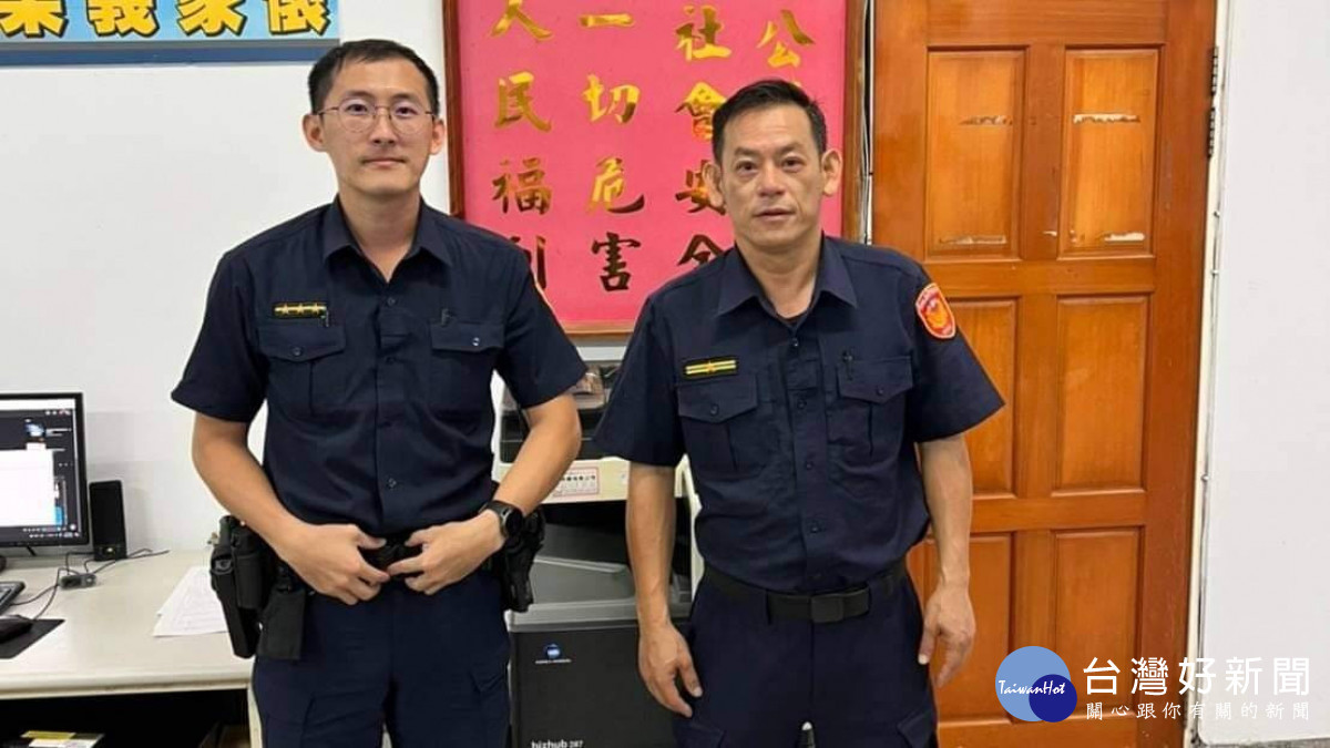 崙豐派出所所長陳泯澔、警員林靖恩日前與熱心路人合力救起跌落排水溝的男子/警方提供