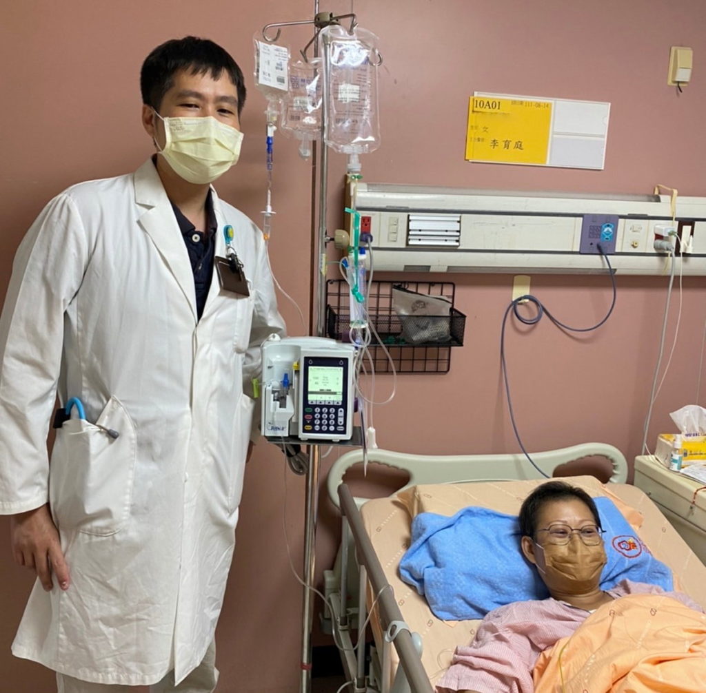 血液腫瘤科團隊醫師關懷病患