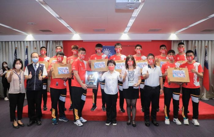 中市少棒、排球國際體壇發光 盧秀燕表揚讚「台中之光」