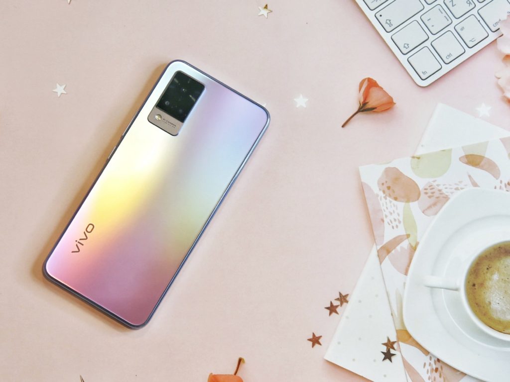 於傑昇通信購買前後OIS光學防手震的vivo V21,現折6千5,再加碼限定好康消暑涼感巾(市價$990元) - 複製