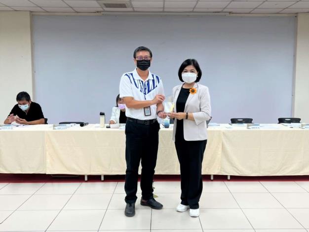張麗善榮獲推行人口政策措施宣導績效優良獎