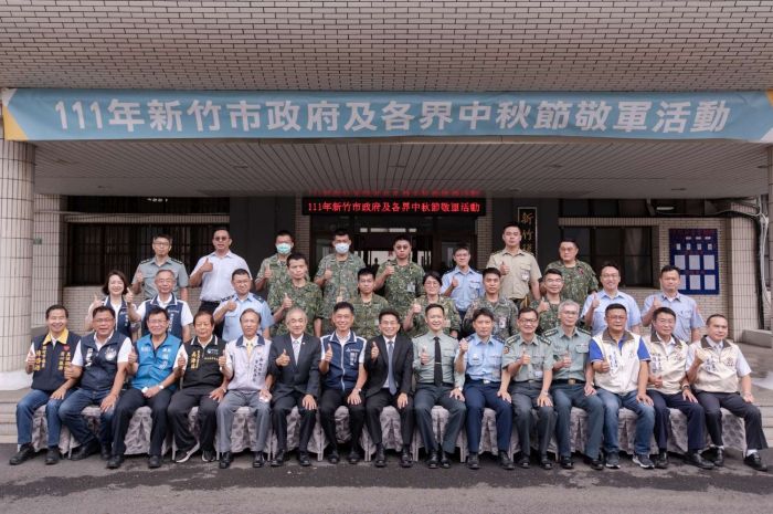 感謝國軍護國辛勞、支援防疫勤務 中秋前夕陳章賢率團敬軍致贈慰問金　