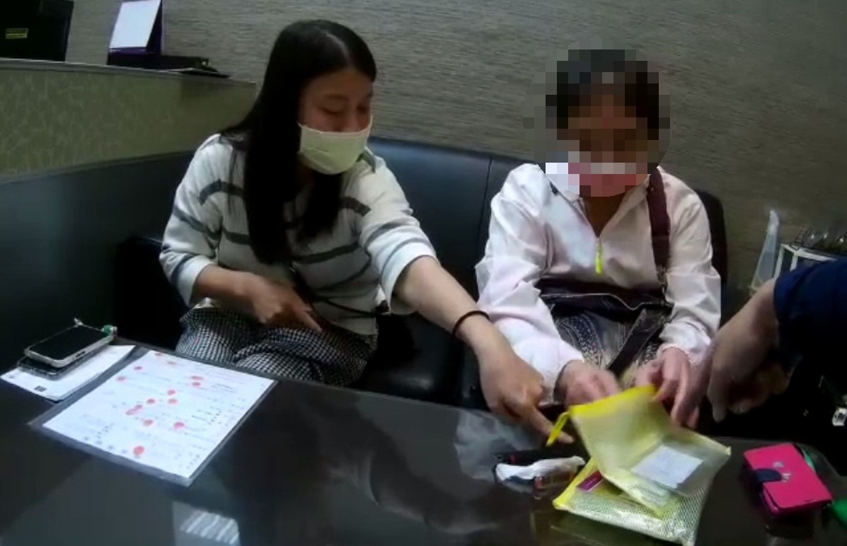 圖片說明:臺中市政府警察局第二分局永興派出所員警成功阻詐守住民眾施姓女子120萬元。(記者謝榮浤翻攝)