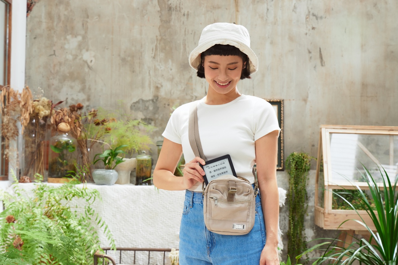 Kobo Clara 2E升級儲存空間至16GB儲存空間，書迷可以隨身攜帶超過12,000本電子書，打造自己的流動圖書館。