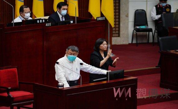 北市議會總質詢 柯文哲:嚴抓無罩逐桌敬酒 專責病床增至10%
