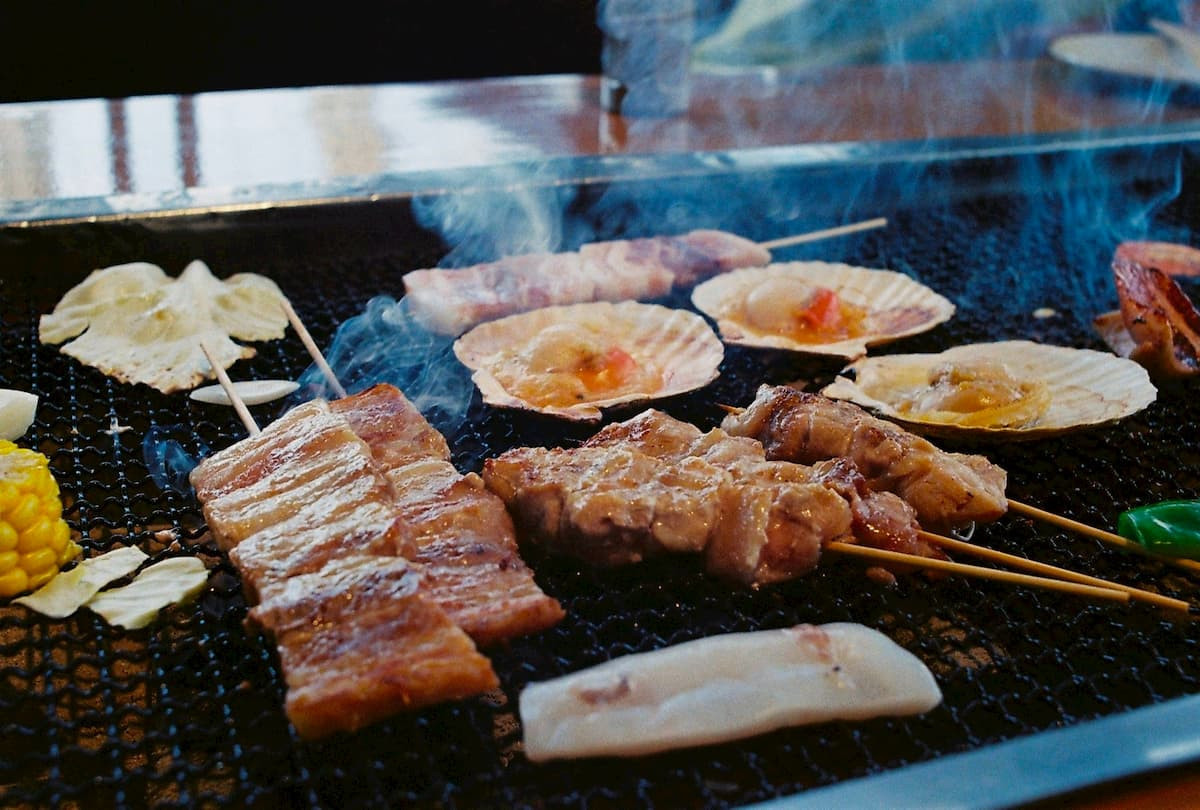 中秋節烤肉最應景,營養師提醒注意事項,享受美味也能少負擔。