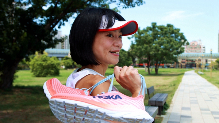 以跑步為樂的董家琪 感受 HOKA MACH 5 的跑鞋魅力