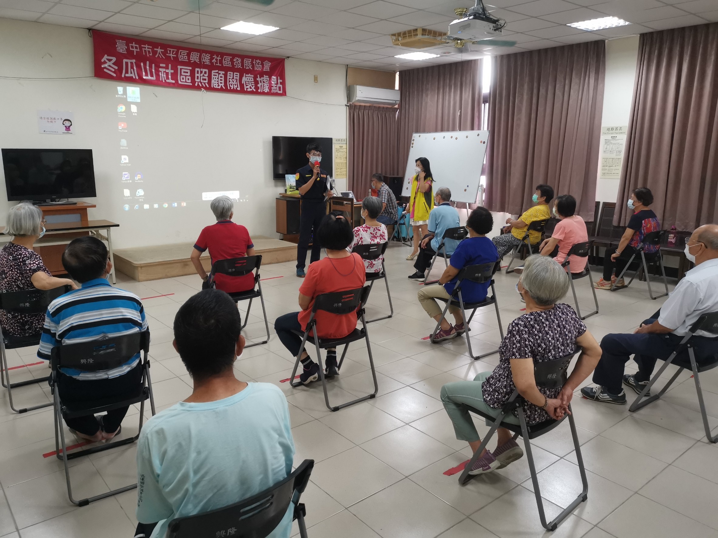 圖片說明:臺中市政府警察局交通警察大隊實踐9月份交通安全月運用3E政策防制交通事故。(記者林㤈輝翻攝)