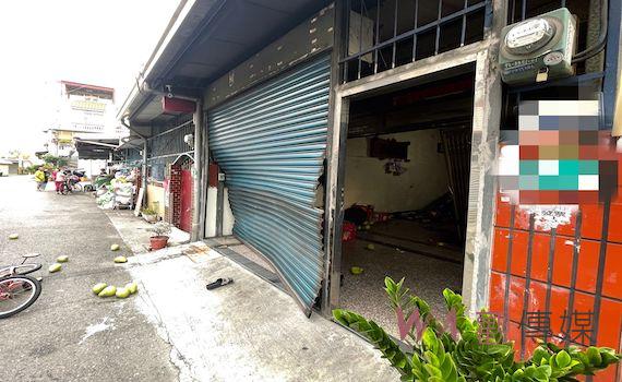 口角引發衝突 台南兩方人馬駕車互撞大門