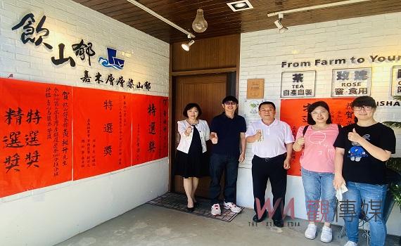 番路青農黃昶升獲產銷履歷評鑑肯定　農會貼紅榜道賀