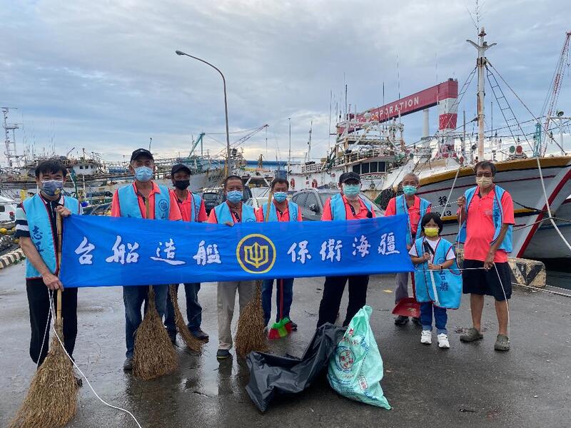 漾新聞|台船攜手小船舢舨海釣協會淨港守護美麗海洋