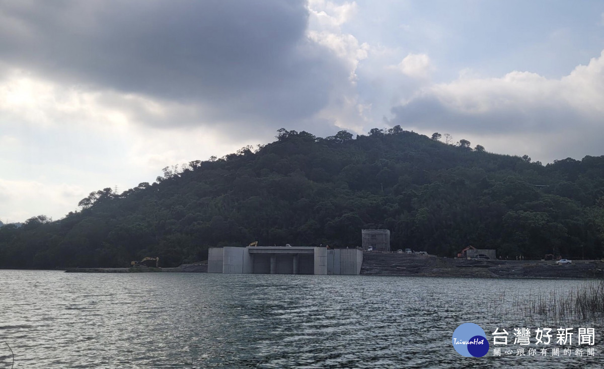 石門水庫阿姆坪防淤隧道首次啓用，排洪兼防淤。<br /><br /> <br /><br /> 