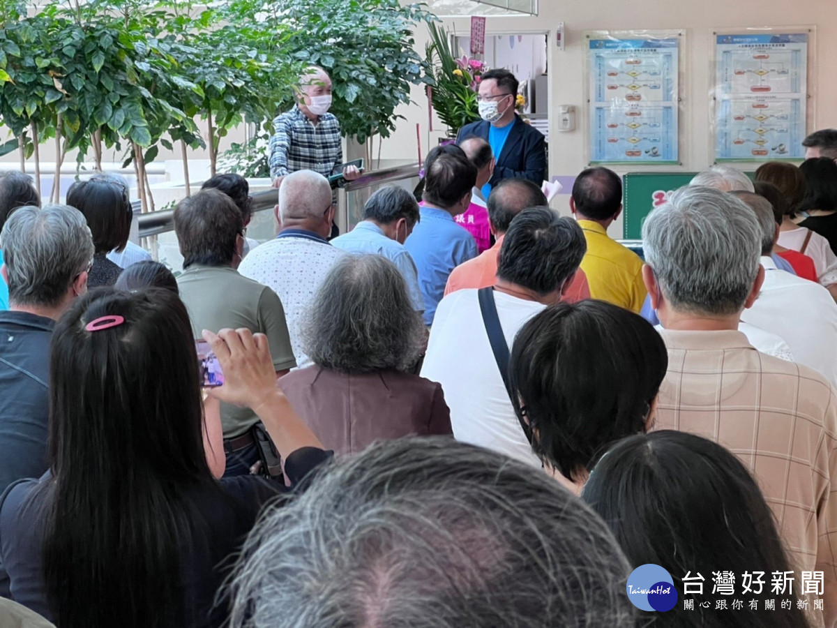 邱傑第110本新書發表及老照片展在中壢區公所展出 冠蓋雲集