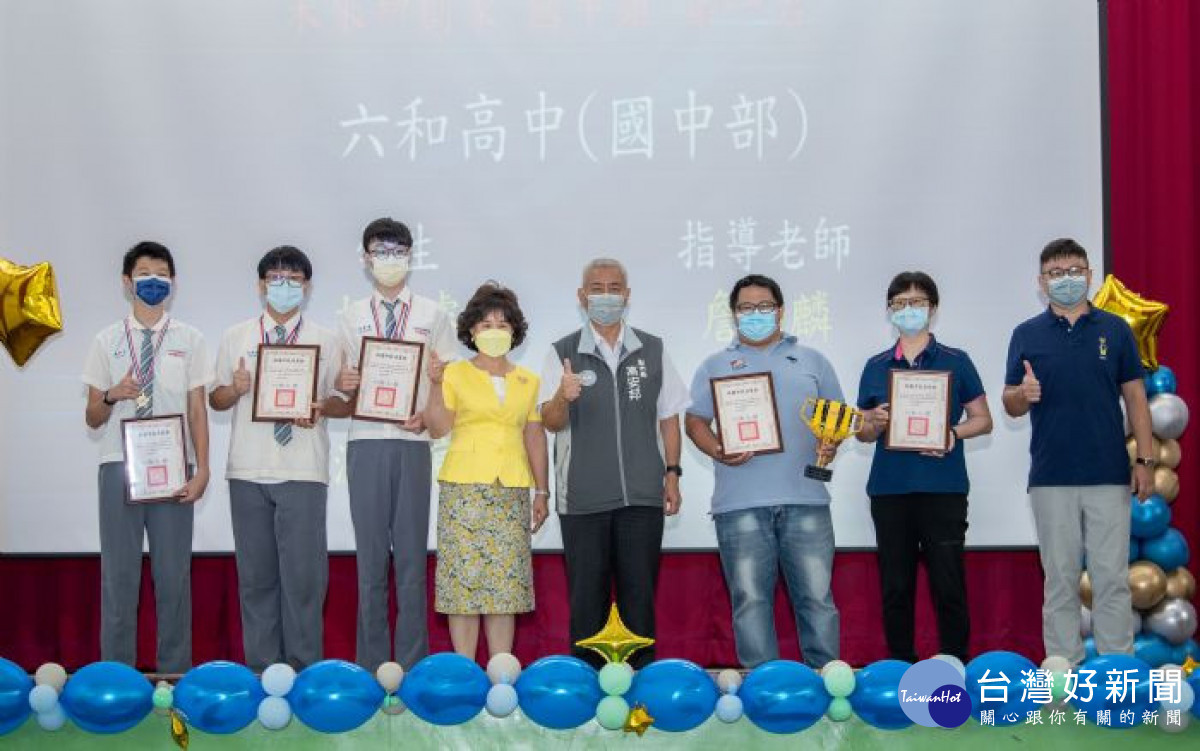 在「2022年WRO國際奧林匹亞機器人全國總決賽」中,桃園成功國小及六和高中(國中部) 分別獲得國小組及國中組創意賽冠軍。
