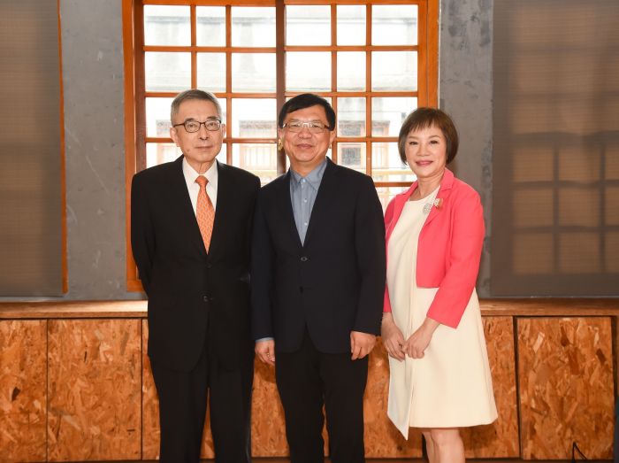 原子少年陳治廷演繹台北時裝週設計師衣服