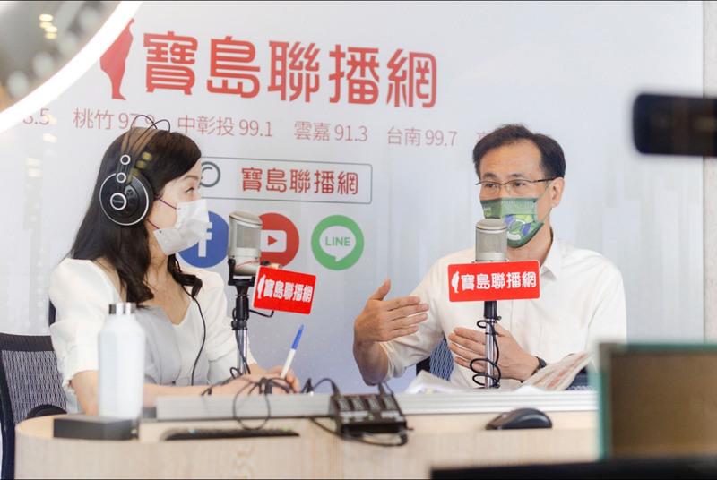 鄭運鵬6日接受《新聞放鞭炮》主持人周玉蔻專訪。鄭運鵬競辦提供