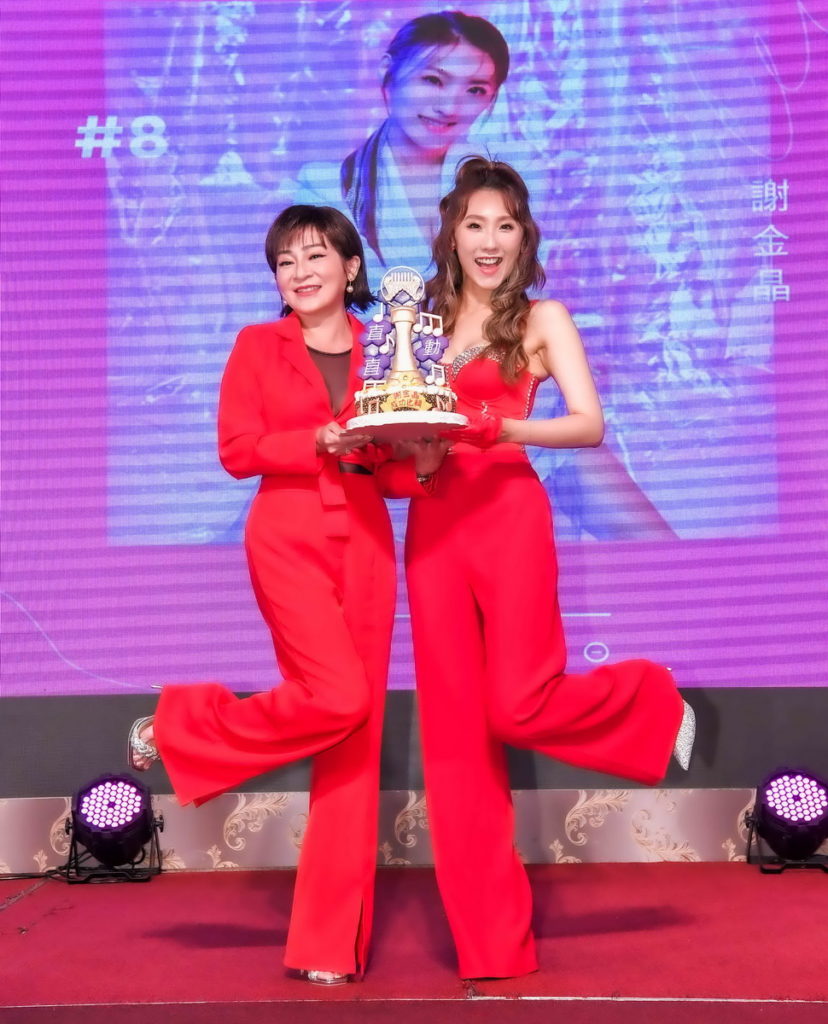 謝金晶推出舞曲專輯直直動記者會王彩樺祝賀