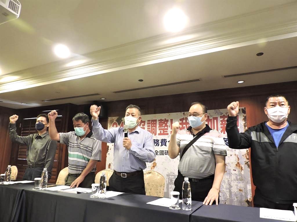凍漲24年!港埠作業費率欲調整 財團傳施壓行政院引爆碼頭勞工怒火 18 S 59383945