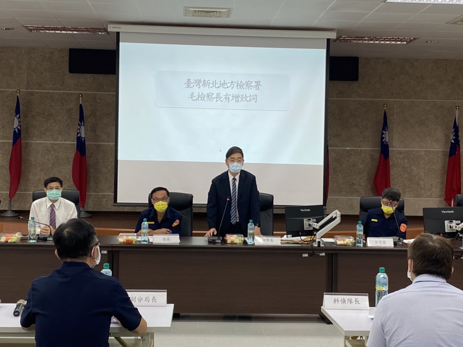 圖片說明:新北檢察長毛有增親至林口分局指導查賄制暴的工作重點。(記者趙靜姸翻攝)