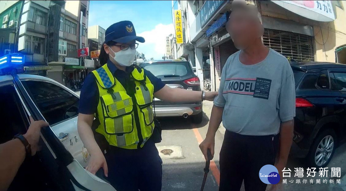 視障老翁路口迷失方向　警急尋護送返家