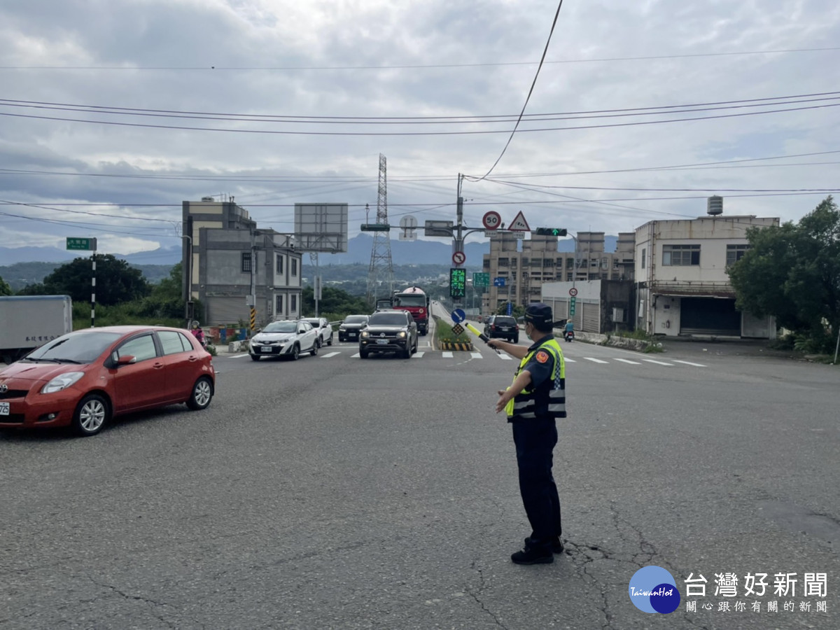 大溪警方特別列出易壅塞路段供民眾參考，提供建議替代道路，以期提早因應。