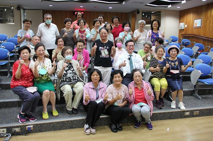 松年大學彰基分校開課! 學員平均年齡77歲展現銀髮生命力