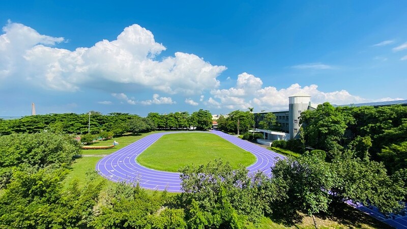 漾新聞|跑道變成「薰衣草」國境之南中芸國中最美的校園