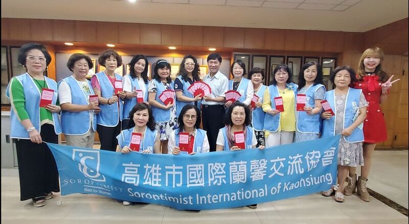 漾新聞|午餐只能買10元蘋果麵包果腹 高市蘭馨會捐贈雄商學生午餐便當基金