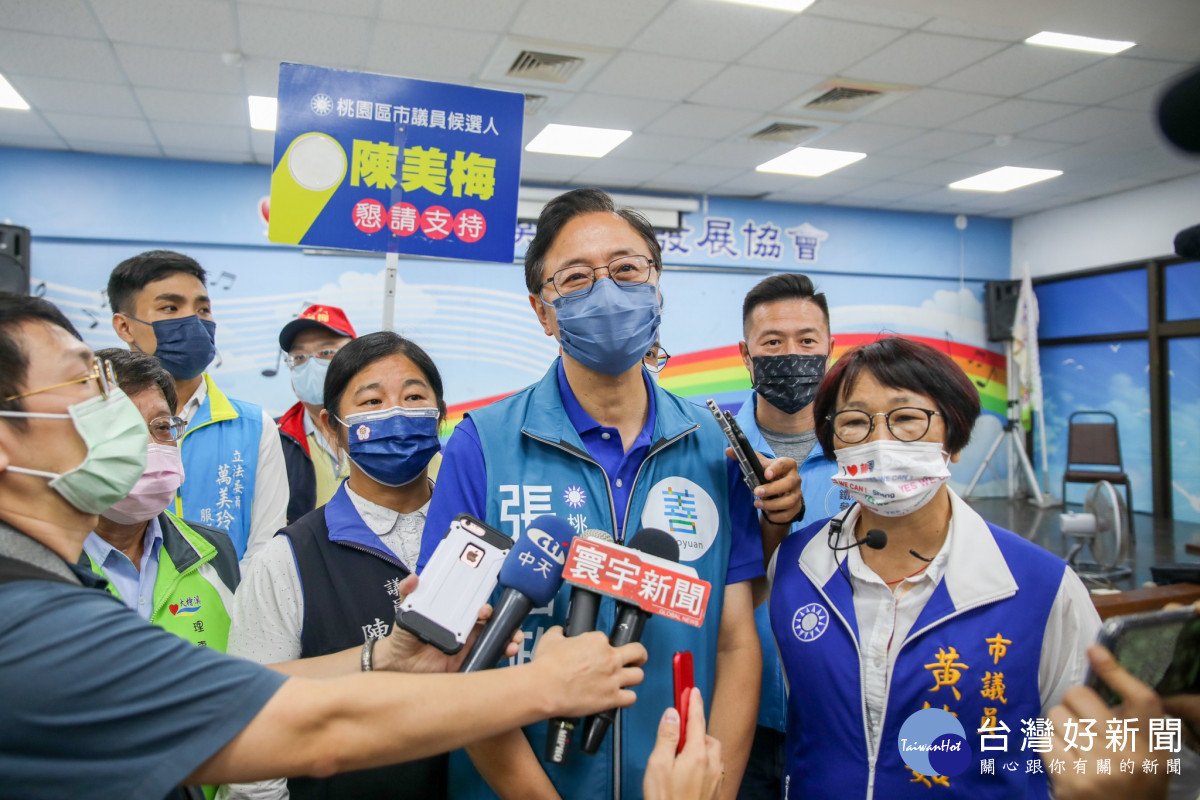 幫長輩打菜承諾照顧銀髮族生活 張善政:社區是我們一輩子的家