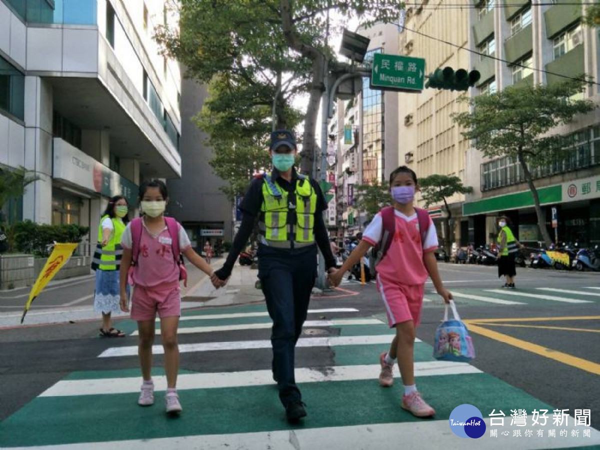 桃園市政府警察局辦理「路口安全-中秋團圓」交通安全宣導活動。<br /><br /> <br /><br /> 