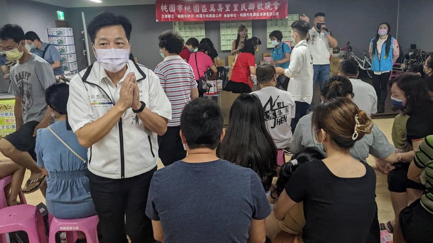 遭開除黨籍,鄭寶清批民進黨乞丐趕廟公。翻攝鄭寶清臉書