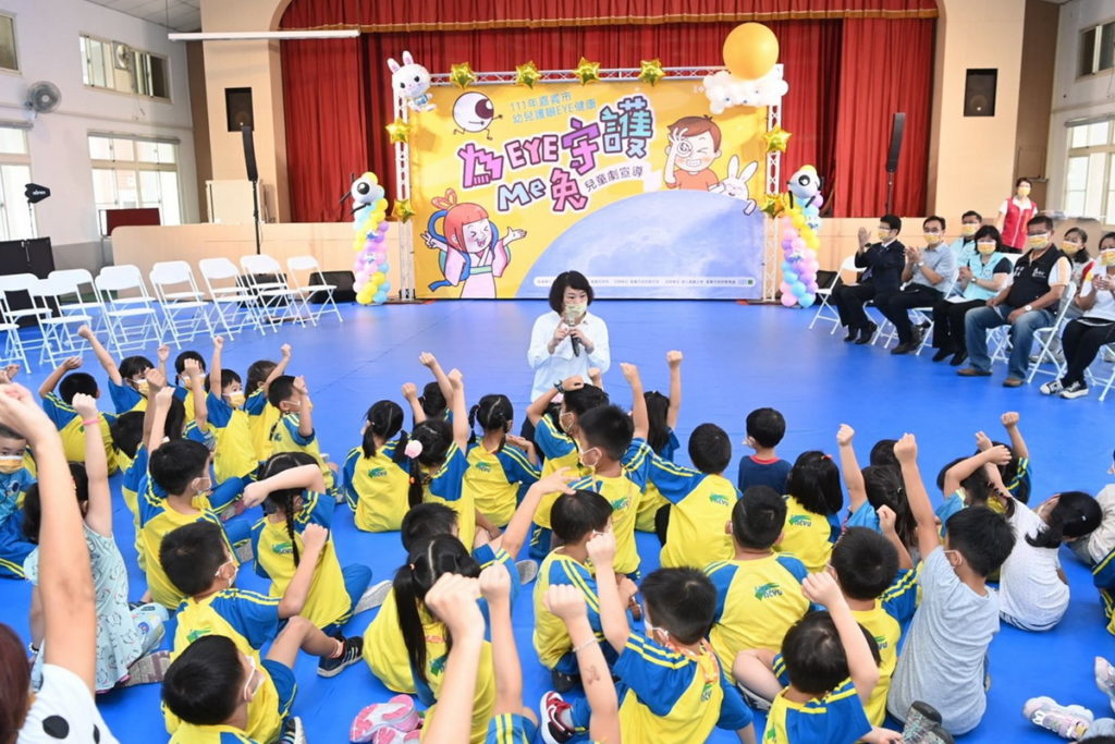 市長與小朋友互動
