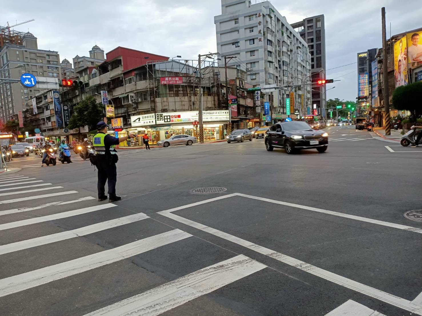 圖:文山第一分局派員至轄內要道交通疏導