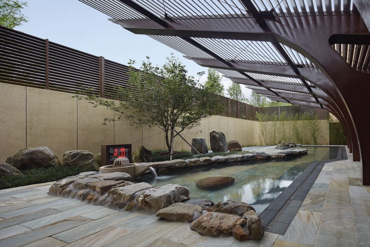 入住宜蘭力麗威斯汀度假酒店，安排暖呼呼的泡湯小旅行，享受離世獨居、遠離塵囂，以東方禪風詮釋日式傳統的幽靜生活。(圖／宜蘭力麗威斯汀度假酒店提供)