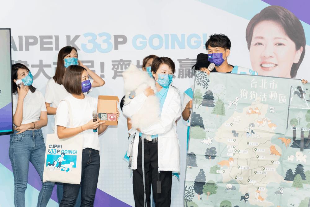 黃珊珊:柯文哲是老師、戰友 娘家親民黨的宋楚瑜是家人 40 黃珊珊出席應援小物發布會