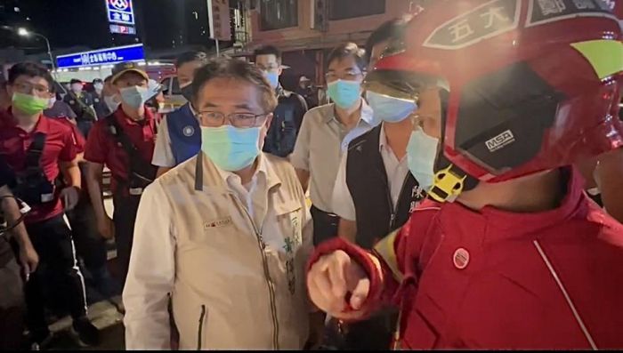永康火警傳出不幸事件 黃偉哲趕赴火警現場關切