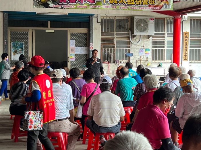 拚300場問政說明會 徐定禎承諾長者免費假牙補助