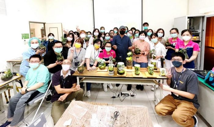 中榮埔里分院員工健康識能之苔蘚組盆手作講座