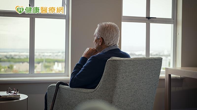 失智症照護不能拖! 「疫起照顧遺忘世界的他」
