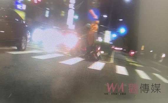 騎士拒檢一路闖紅燈逆向行駛 南警依法究辦送「大禮」