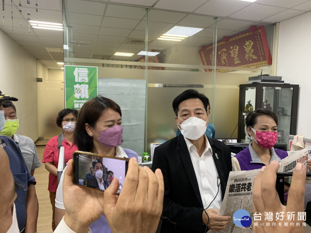 鄭寶清:⾃由時報使⽤偏頗、不客觀、不公平封殺他 將發起全國⼤串聯「退報運動」