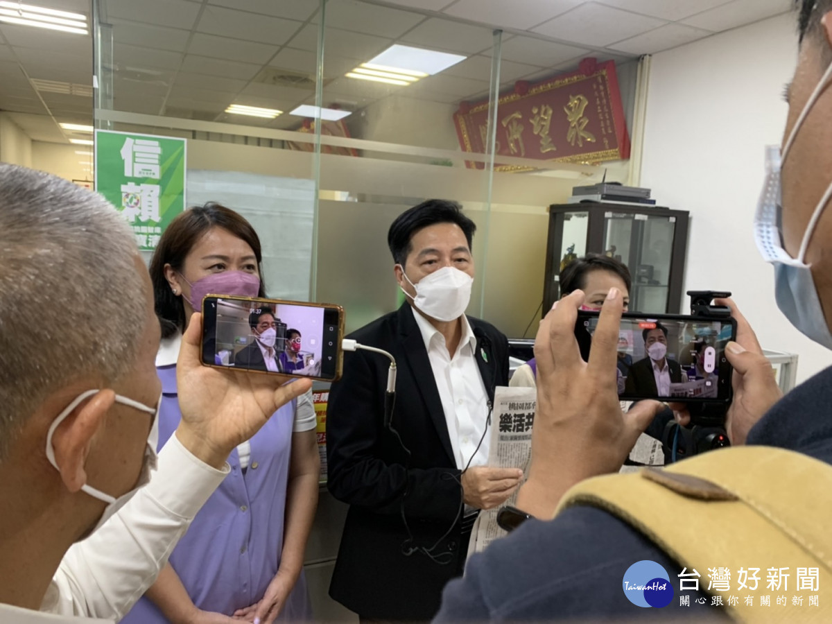 鄭寶清:⾃由時報使⽤偏頗、不客觀、不公平封殺他 將發起全國⼤串聯「退報運動」