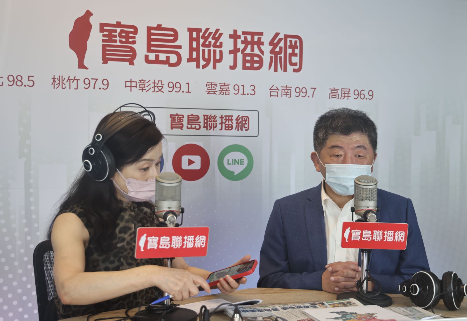周玉蔻在《寶島聯播網》主持的節目常邀請政治人物。資料照片／林啟弘攝