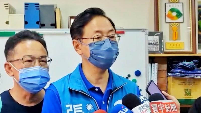 面對綠營猛打農委會研究報告涉抄襲,張善政今受訪罕見動怒。中央社