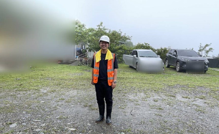 ▲毒販租賃武界山區鐵皮屋作為製毒廠,周邊遍布監視器,警方佯裝登山客與工人埋伏蒐證 (圖/台中市警察局 提供)