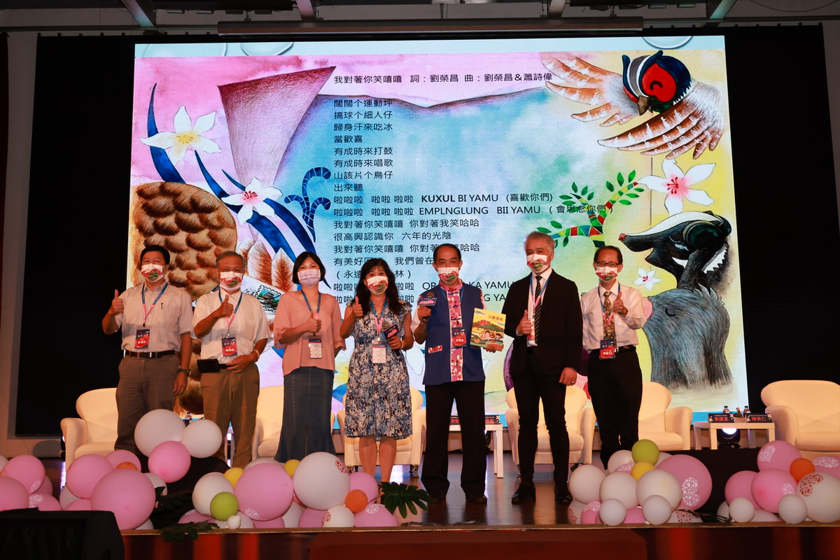 左起：南華大學許澤宇副教授、三義鄉公所鄉證顧問楊德遠、台灣慢城聯盟張郁珮秘書、南華大學葉月嬌教授、苗栗縣三義鄉公所鄉長呂明忠、西湖渡假村吳國呈、三義鄉雙城農業文旅產業發展協會理事陳英仁