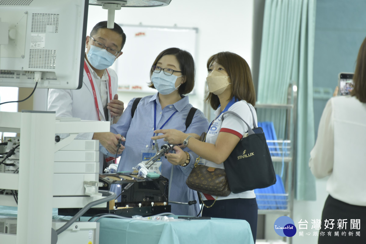 百位績優保險業務員蒞彰濱秀傳健康園區,探索健康新概念。圖/秀傳醫院提供