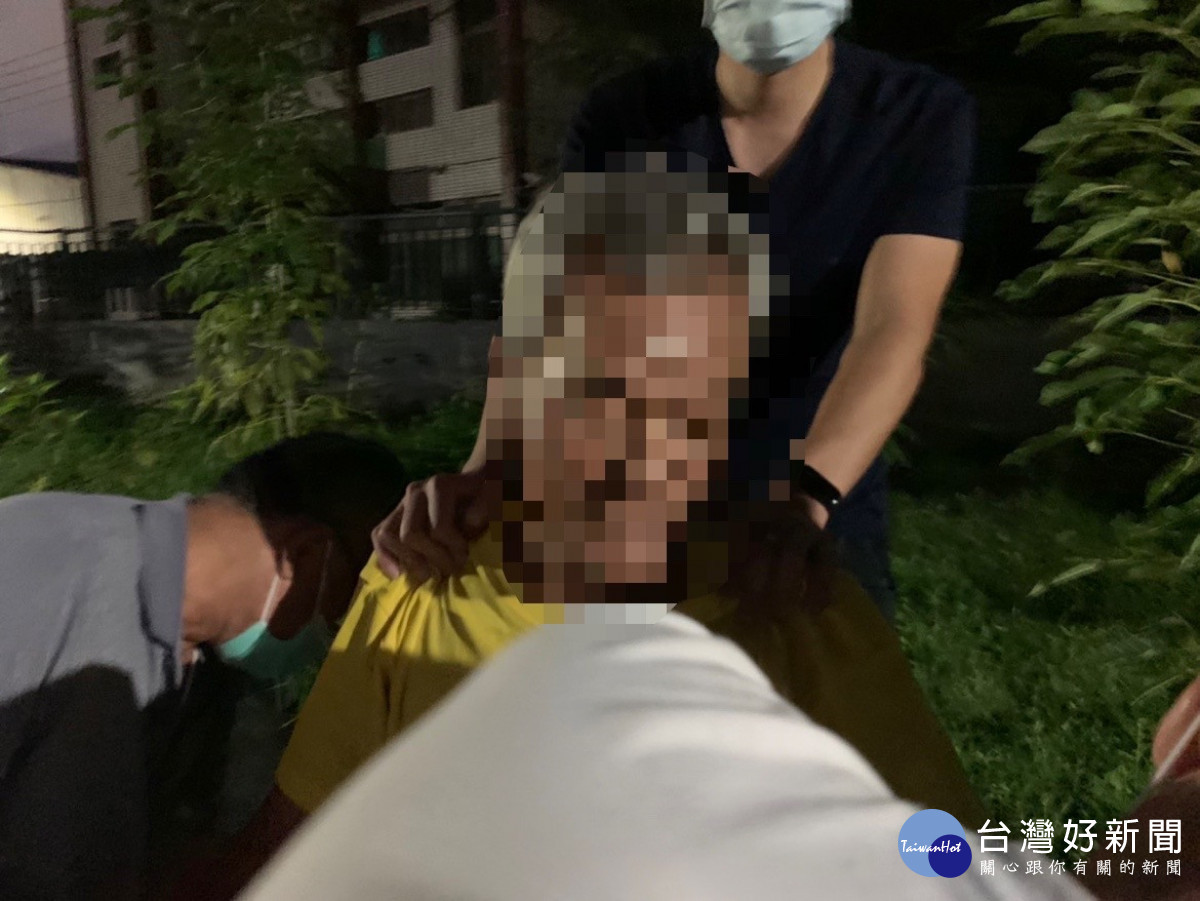 邱姓男子在屏東一家旅館與勒斃同床女友，隨即展開環台逃亡1000多公里，最後在豐原火車站附近遭警方逮捕歸案。